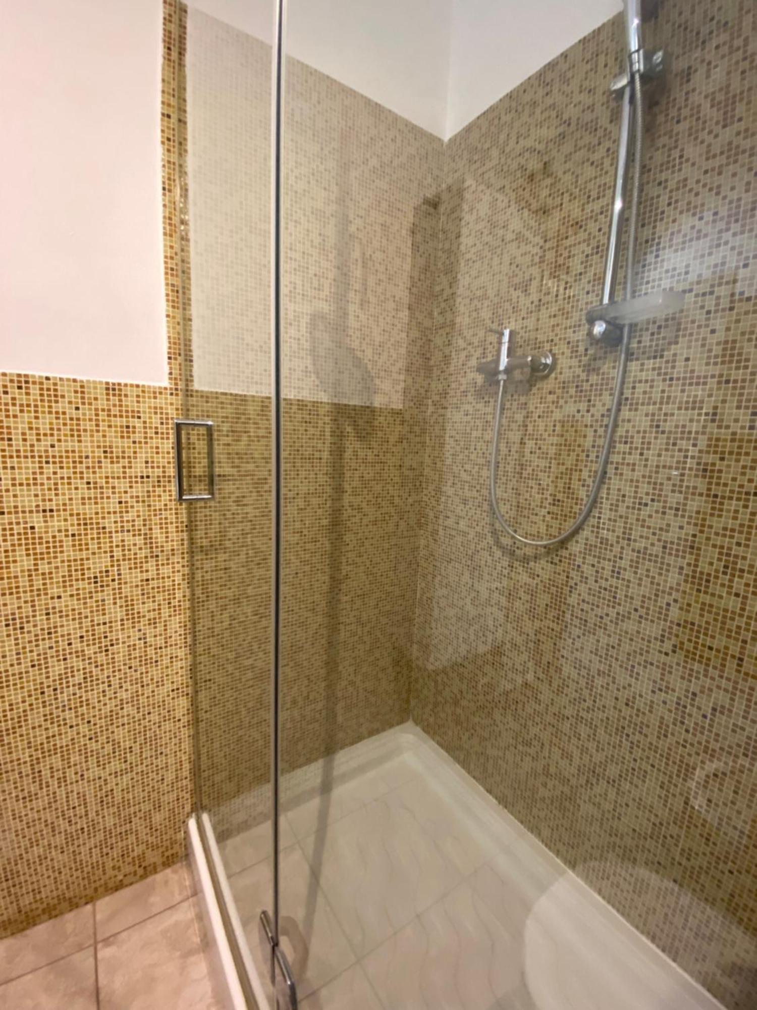 Avantgard Rooms Western Station Bologna Ngoại thất bức ảnh